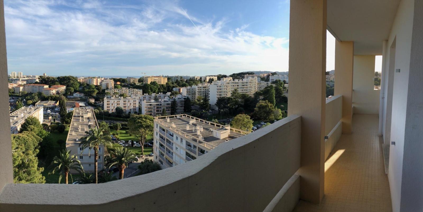 Appartement récent en Location à Antibes / 3 pièces 68m2