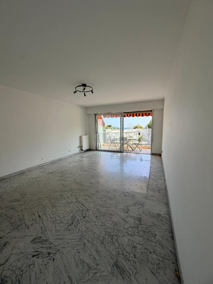Photo 11 — Appartement 3 pi&egrave;ces de 71<sup>m&sup2;</sup> &agrave; St laurent du var