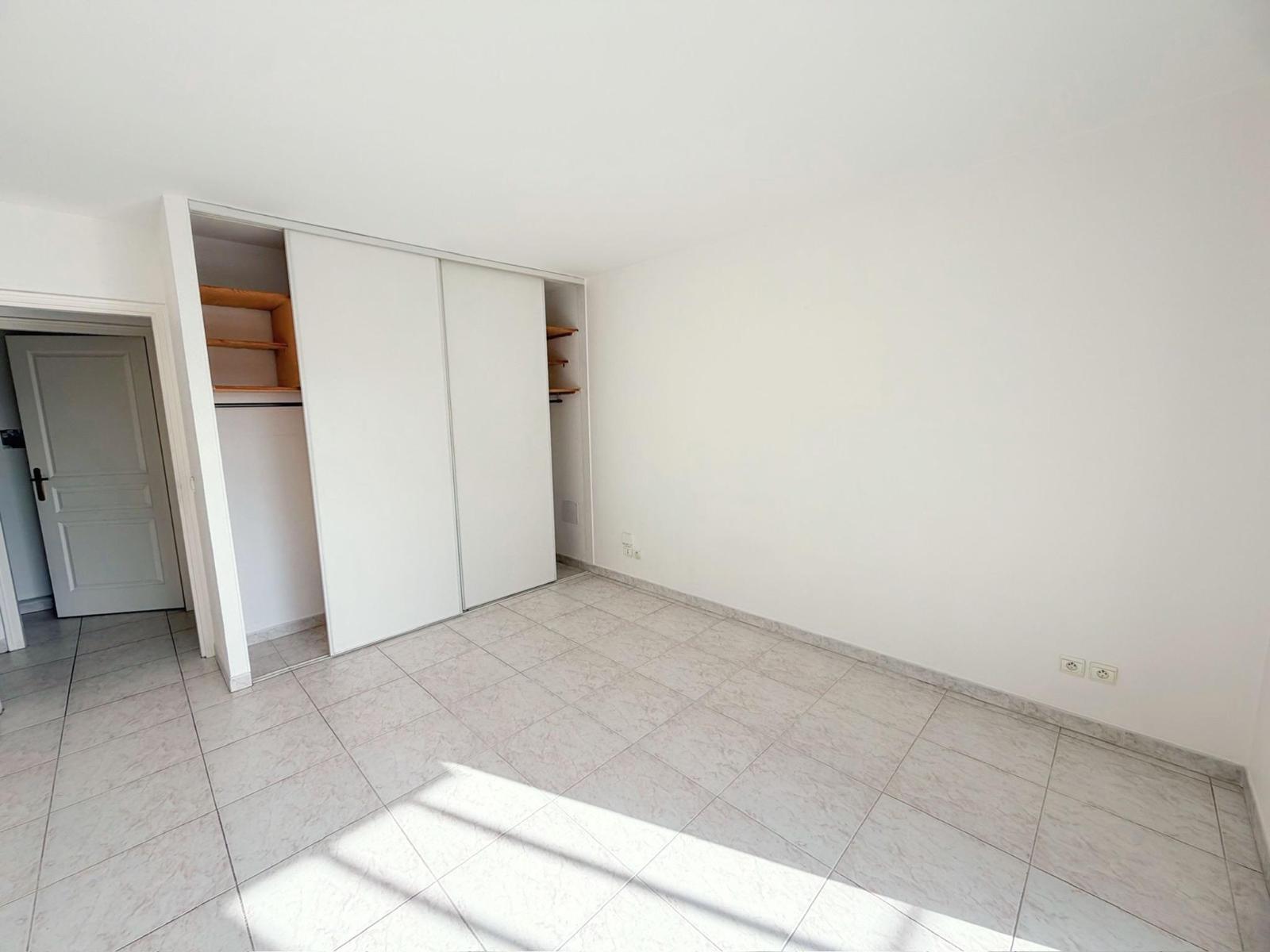 Photo 11 — Appartement 3 pi&egrave;ces de 80<sup>m&sup2;</sup> &agrave; St laurent du var