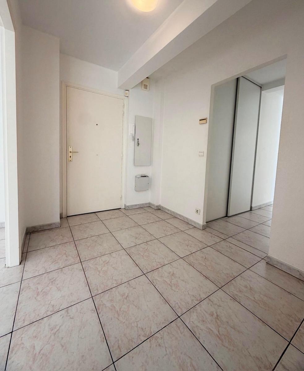 Photo 13 — Appartement 3 pi&egrave;ces de 80<sup>m&sup2;</sup> &agrave; St laurent du var