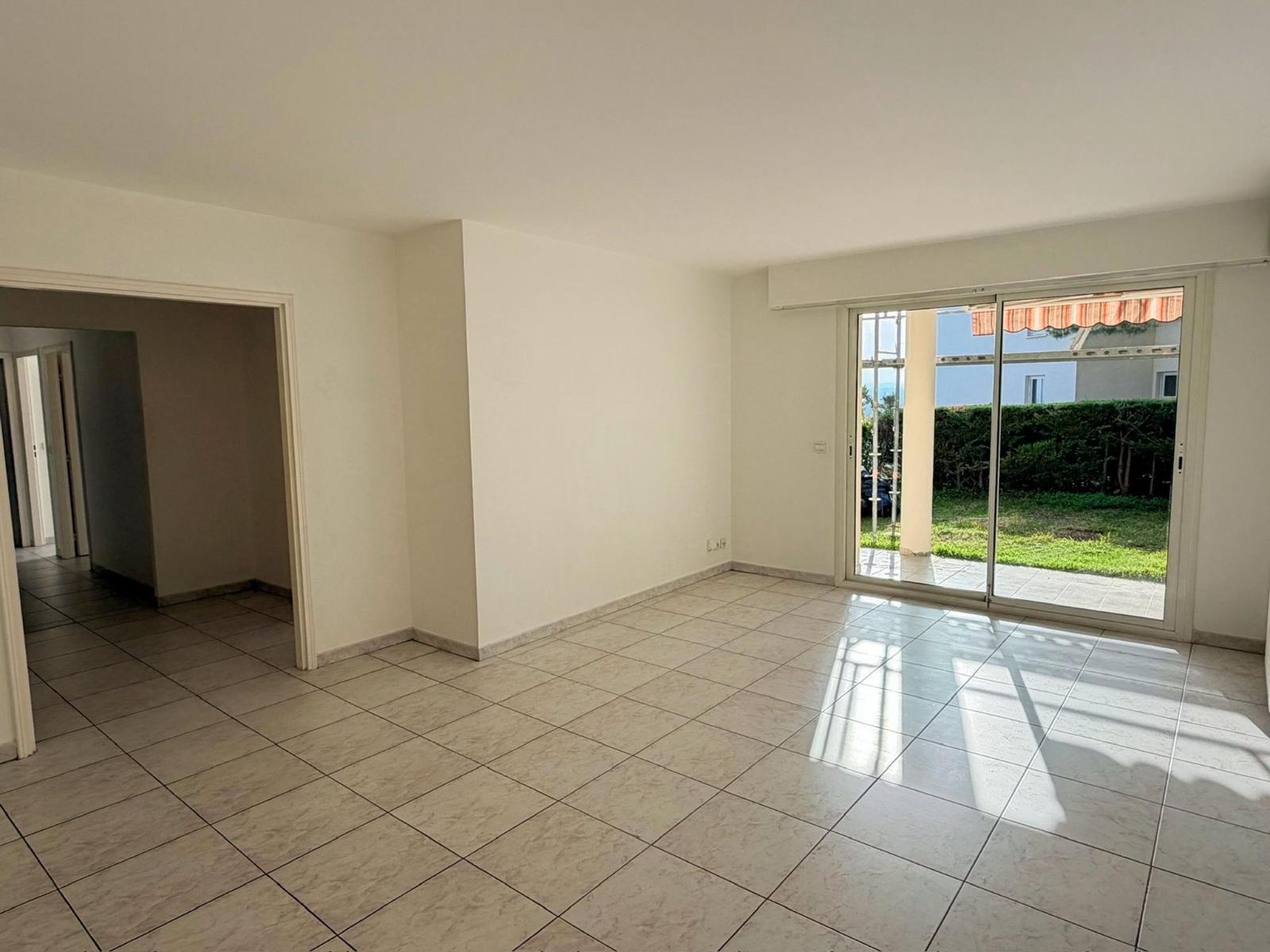 Photo 6 — Appartement 3 pi&egrave;ces de 80<sup>m&sup2;</sup> &agrave; St laurent du var