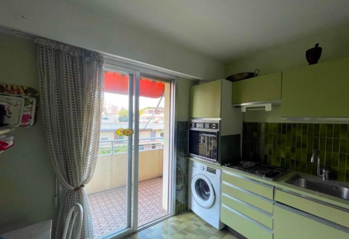 Photo 9 — Appartement 3 pi&egrave;ces de 71<sup>m&sup2;</sup> &agrave; St laurent du var