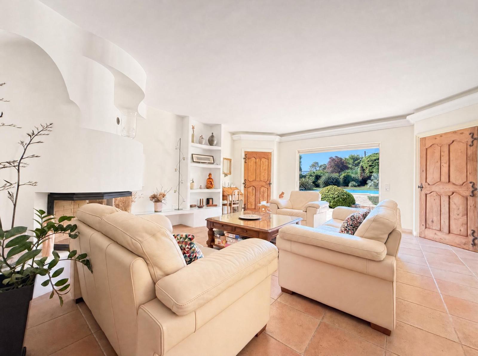 Photo 4 — Maison 6 pi&egrave;ces de 200<sup>m&sup2;</sup> &agrave; Antibes - juan les pins
